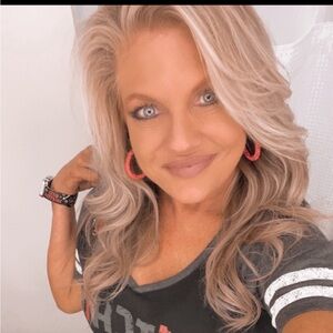 Meet your Posher, Christy